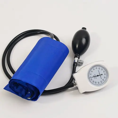 Sphygmomanomètre anéroïde de style horloge masculine avec stéthoscope